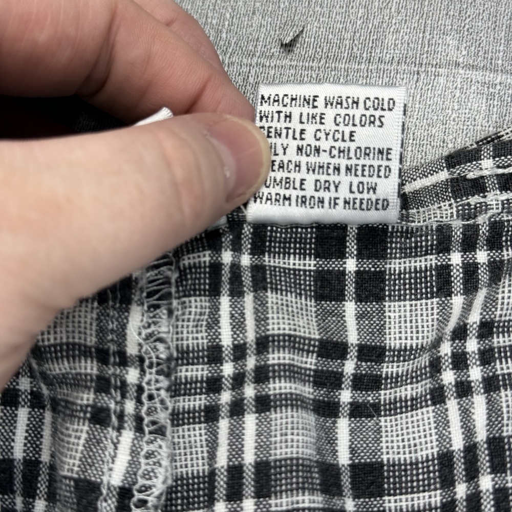 Fashion Bug Plaid Shorts Women's Size 22/24W Black White - Picture 8 of 8